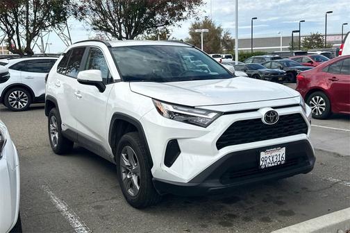 2025 Toyota RAV4 Hybrid XLE