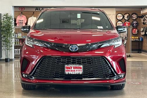 2025 Toyota Sienna XSE 7 Passenger