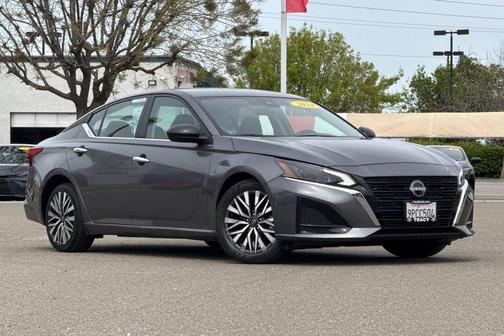 Gun Metallic 2025 Nissan Altima SV