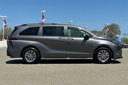 2024 Toyota Sienna XLE