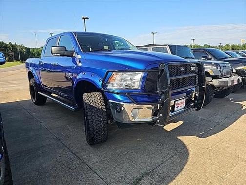 2017 RAM 1500 Big Horn Crew Cab 4x4 57' Box