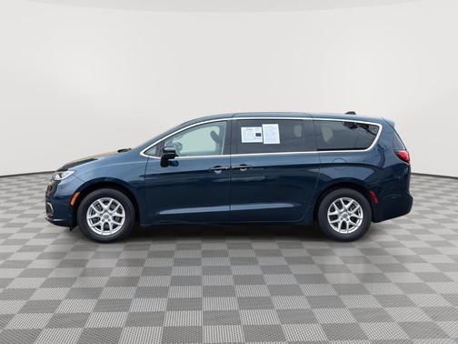 Fathom Blue Pearlcoat 2023 Chrysler Pacifica Touring-L