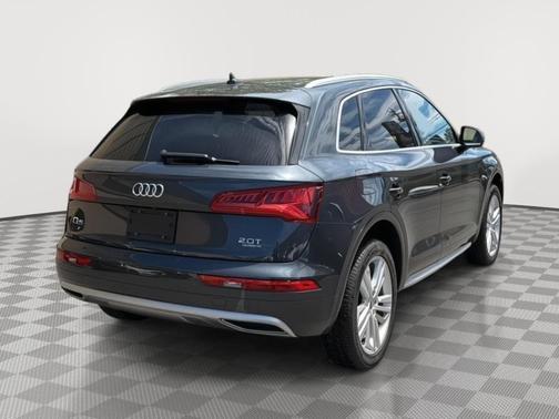 Manhattan Gray Metallic 2018 Audi Q5 2.0T Premium Plus