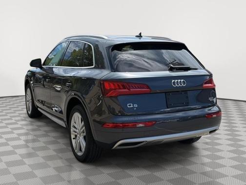 Manhattan Gray Metallic 2018 Audi Q5 2.0T Premium Plus