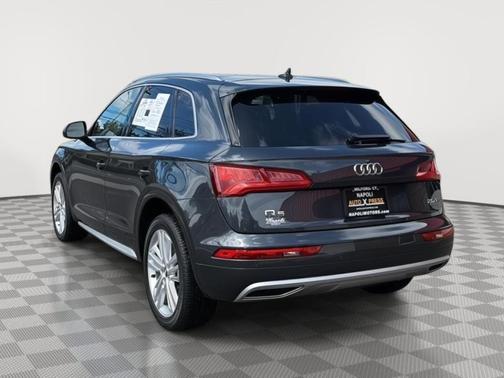 Manhattan Gray Metallic 2018 Audi Q5 2.0T Premium Plus