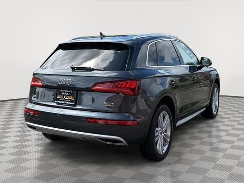 Manhattan Gray Metallic 2018 Audi Q5 2.0T Premium Plus
