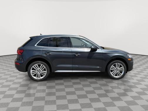 Manhattan Gray Metallic 2018 Audi Q5 2.0T Premium Plus