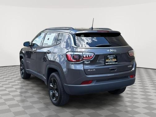 Granite Crystal Clearcoat Metallic 2021 Jeep Compass Latitude