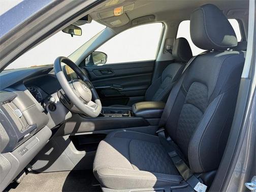 2023 Nissan Pathfinder S