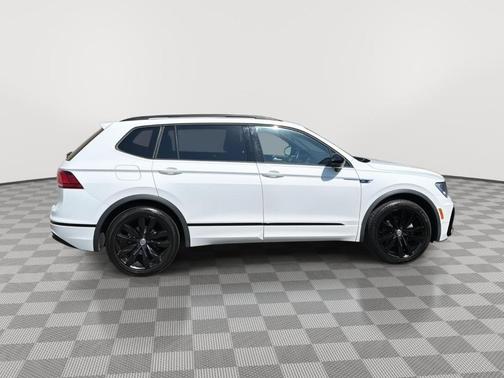 Pure White 2021 Volkswagen Tiguan 2.0T SE R-Line Black