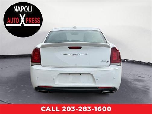 2018 Chrysler 300 S