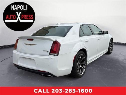 2018 Chrysler 300 S