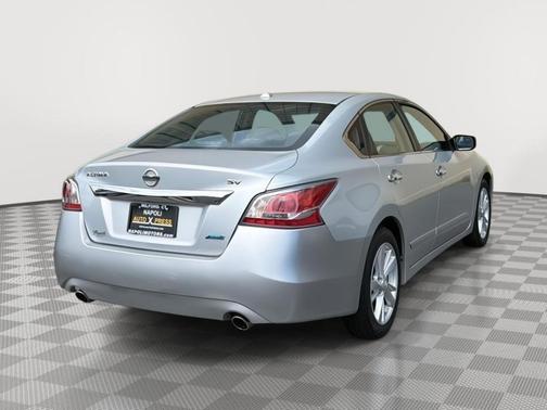 Brilliant Silver 2014 Nissan Altima 2.5 SV