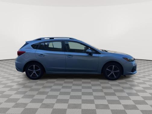 Ice Silver Metallic 2022 Subaru Impreza Premium