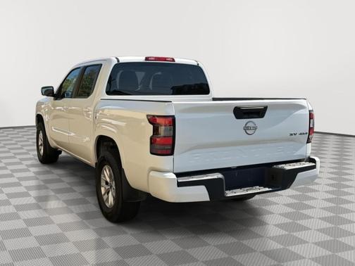 Glacier White 2024 Nissan Frontier SV