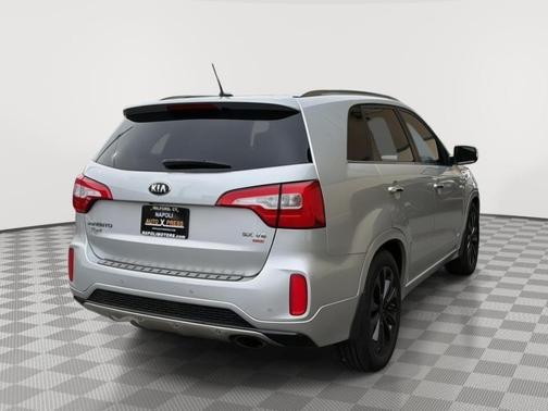Bright Silver 2014 Kia Sorento SX