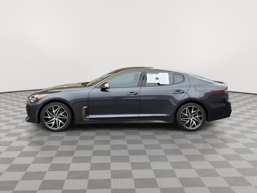 Metal 2023 Kia Stinger GT-Line