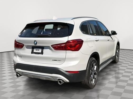 Mineral White Metallic 2021 BMW X1 xDrive28i