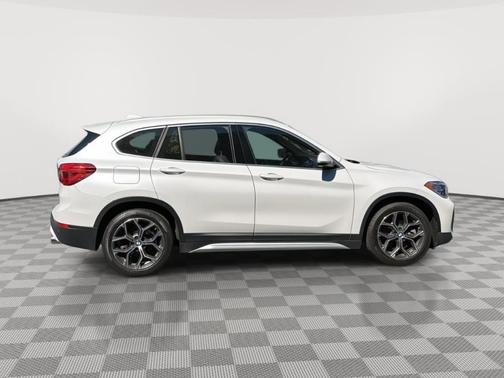 Mineral White Metallic 2021 BMW X1 xDrive28i