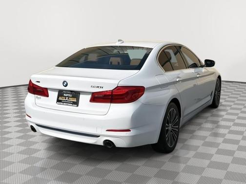 Alpine White 2018 BMW 530 i xDrive
