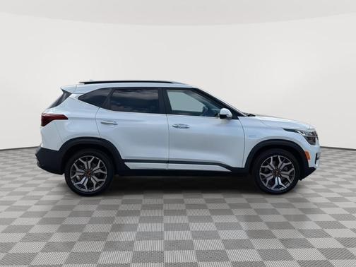 Snow White Pearl 2021 Kia Seltos SX