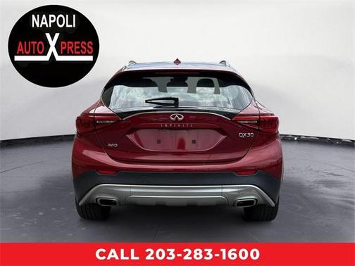 2017 INFINITI QX30 Premium
