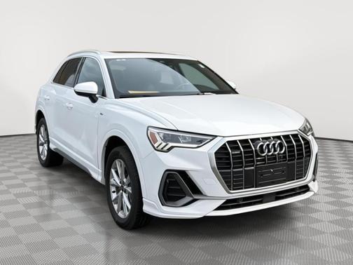 Arkona White 2024 Audi Q3 45 S line Premium