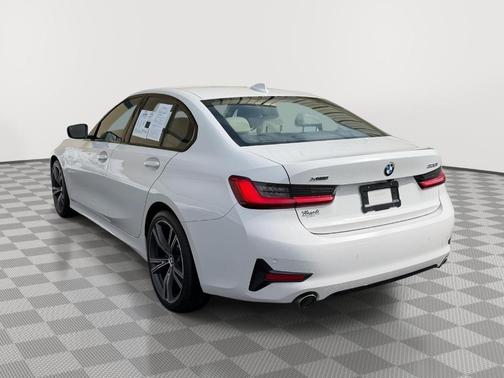 2019 BMW 330 i xDrive