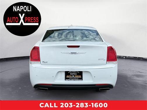 2018 Chrysler 300C 