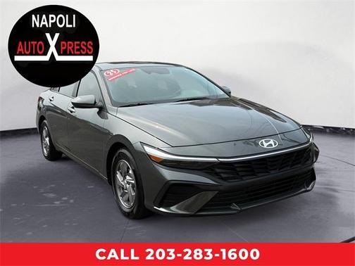 2025 Hyundai ELANTRA SE
