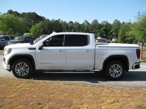 White 2019 GMC Sierra 1500 Denali