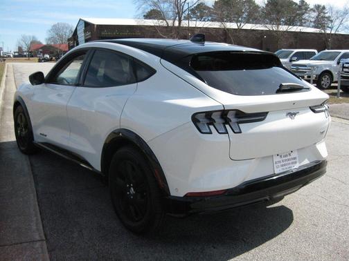 2022 Ford Mustang Mach-E California Route 1