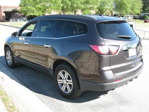 Silver / Aluminum 2015 Chevrolet Traverse 2LT