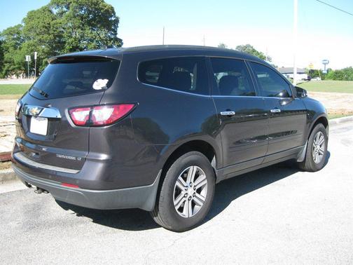 Silver / Aluminum 2015 Chevrolet Traverse 2LT