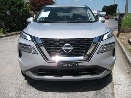 Silver / Aluminum 2022 Nissan Rogue SV
