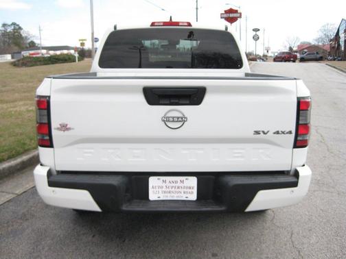 2022 Nissan Frontier SV