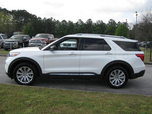 White 2023 Ford Explorer Limited