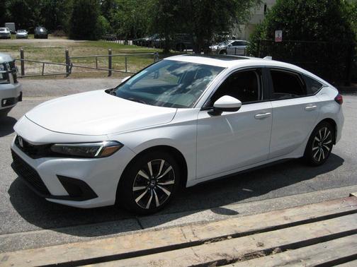 White 2022 Honda Civic EX-L
