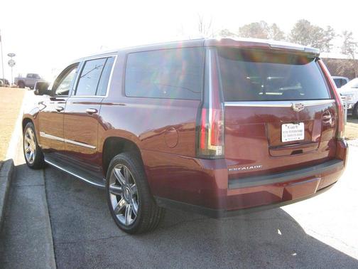 2017 Cadillac Escalade ESV Luxury