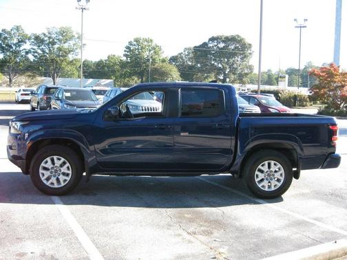 Deep Blue Pearl 2022 Nissan Frontier SV