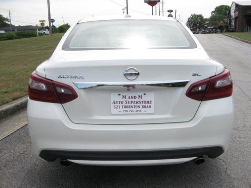 White 2018 Nissan Altima 2.5 SL
