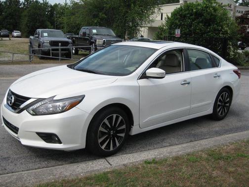 White 2018 Nissan Altima 2.5 SL