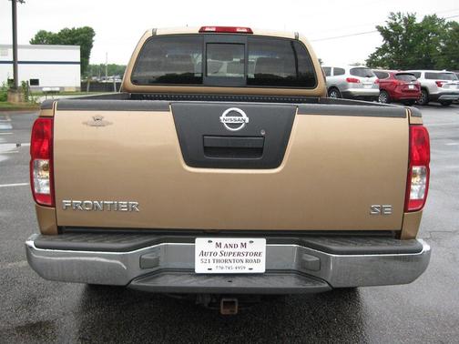 Desert Gold Clearcoat Metallic 2005 Nissan Frontier SE King Cab