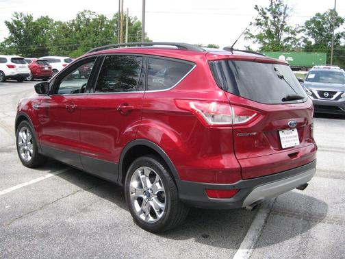 Maroon 2016 Ford Escape SE