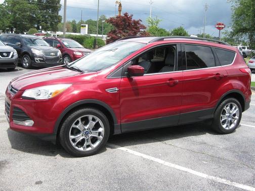 Maroon 2016 Ford Escape SE