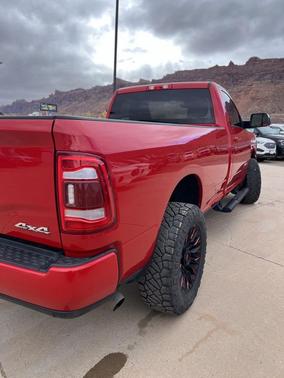 2021 RAM 3500 Big Horn Regular Cab 4x4 8' Box