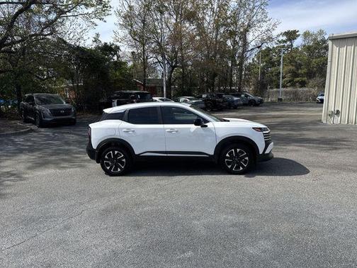 Fresh Powder 2026 Nissan Kicks SV