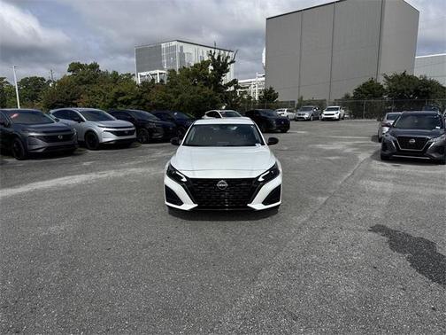 2025 Nissan Altima SR FWD