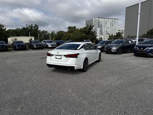 2025 Nissan Altima SR FWD