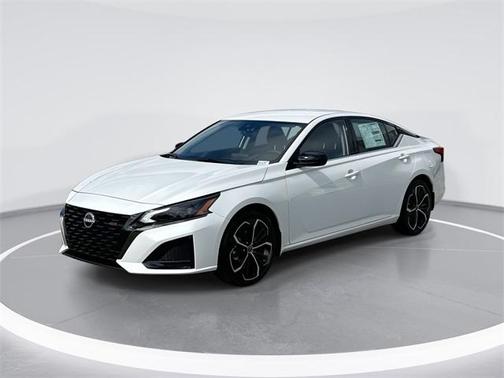 2025 Nissan Altima SR FWD